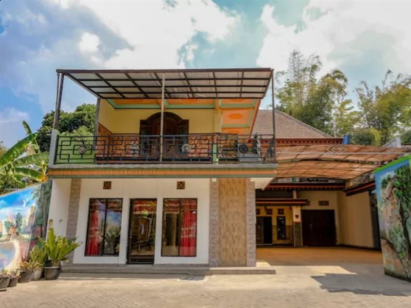 OYO 1689 Sumber Urip Family Homestay Syariah 8/22