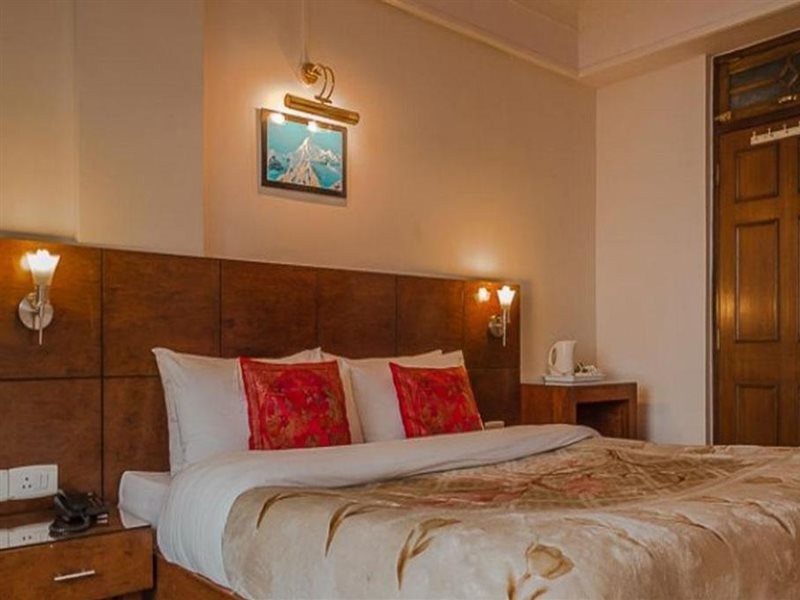 Hotel Shangri-La Regency 26/42
