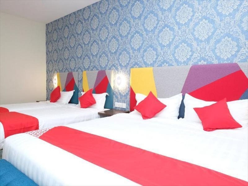W Hotel Cemerlang 26/37