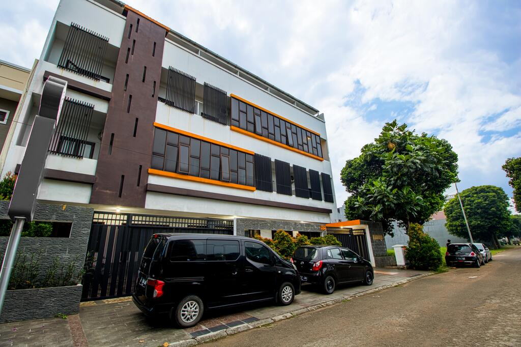 Aira Rooms Anggrek Serat BSD 1/7
