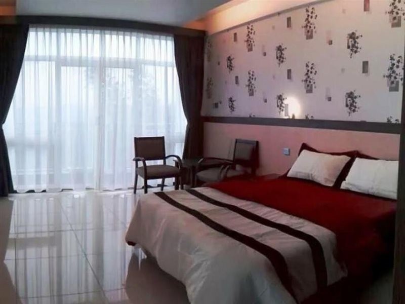Strawberry Garden Hotel 13/19