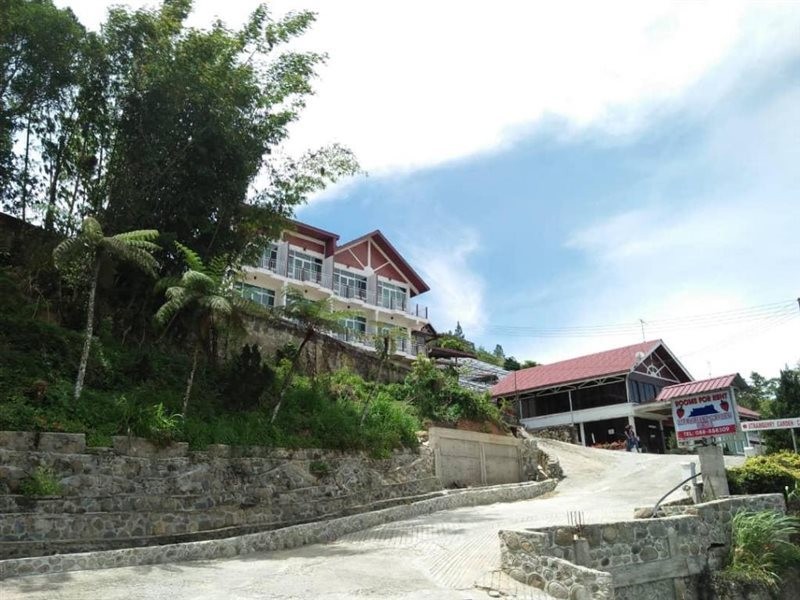 Strawberry Garden Hotel 14/19