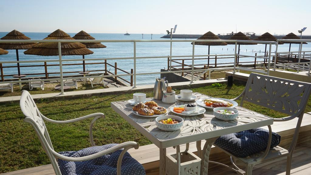 Al Kout Beach Hotel 14/36