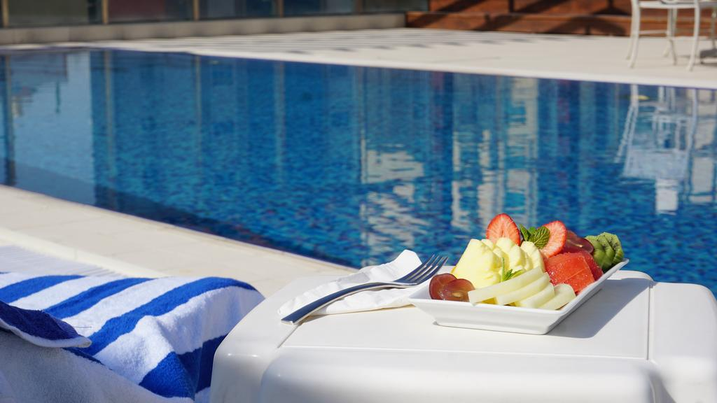 Al Kout Beach Hotel 16/36