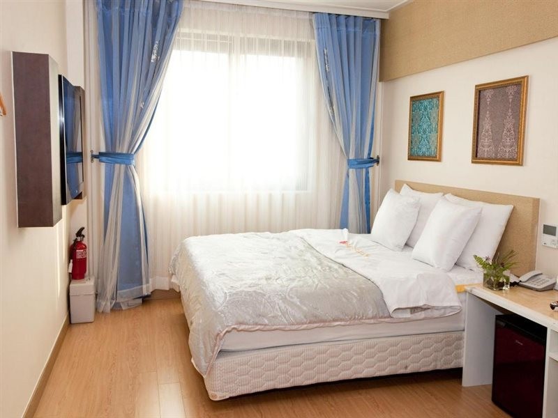 Yuwon Hotel 23/57