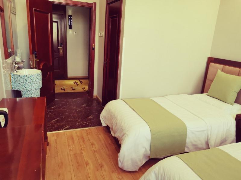 GreenTree Alliance Hulunbeier Zhalantun Railway Station Hotel 6/42