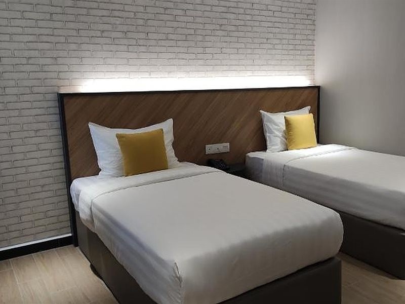 Hotel 99 Seri Kembangan Serdang 32/41