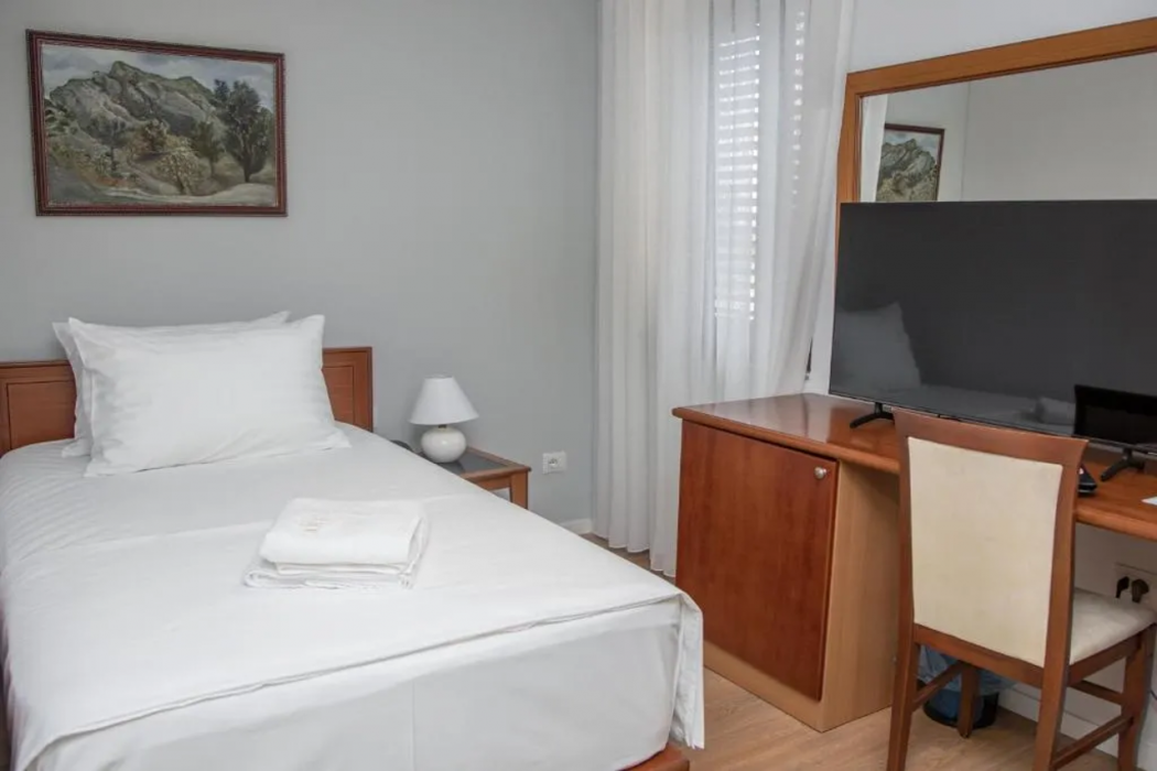 Arber Hotel 5/24