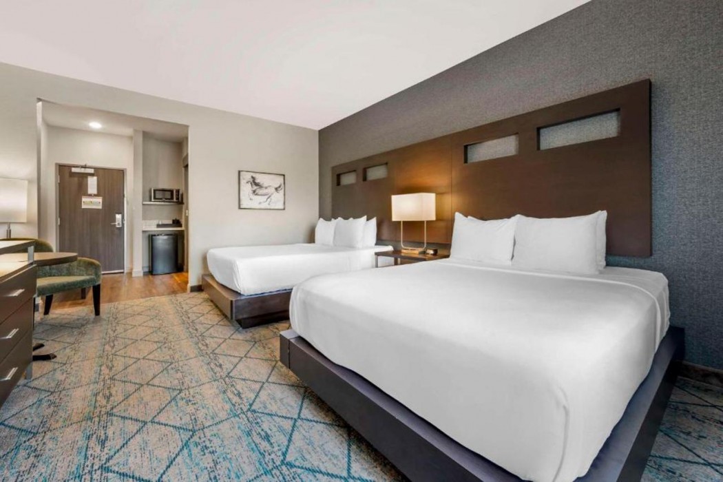 Comfort Inn & Suites Clarksville - Louisville North 12/69