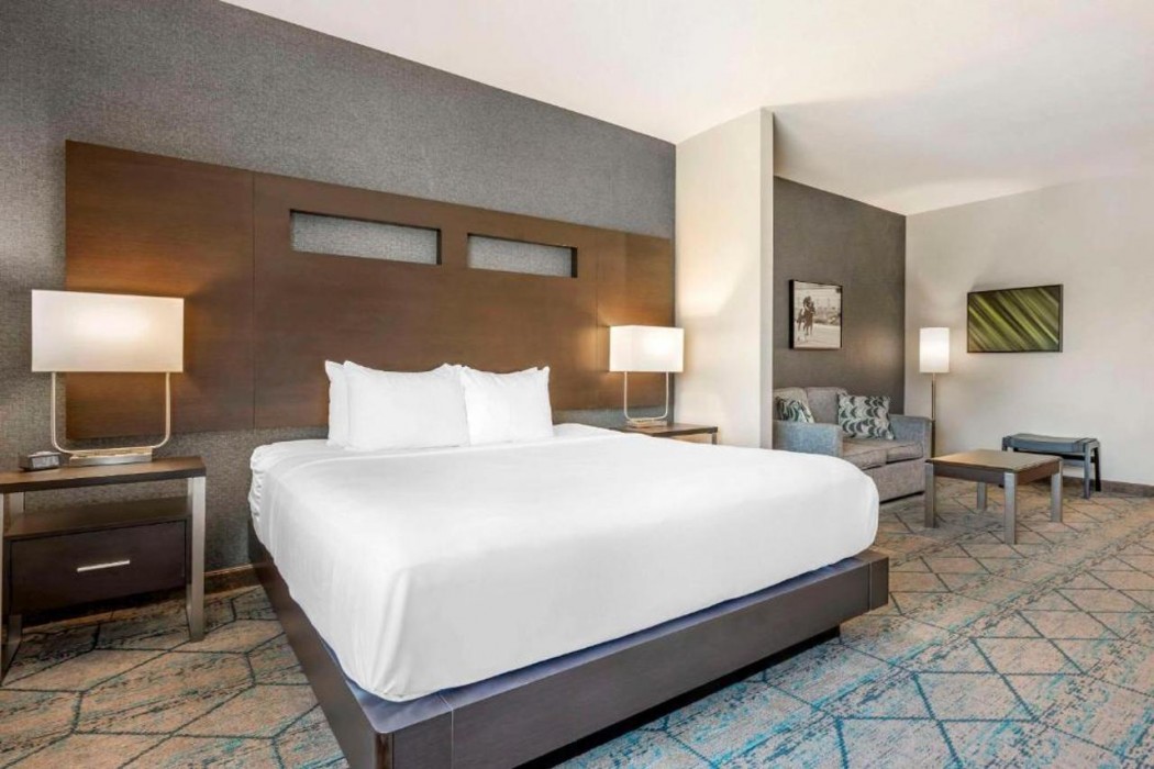 Comfort Inn & Suites Clarksville - Louisville North 19/69