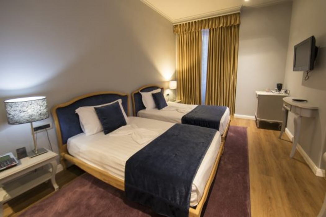 Room at Classic Hotel, TIRANA