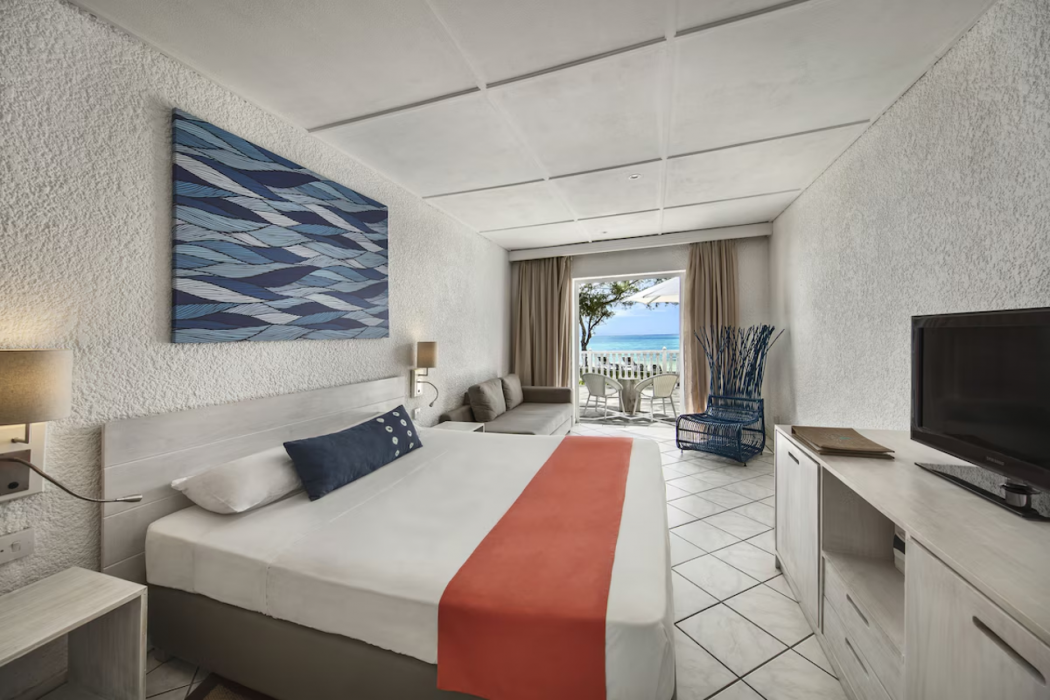 Astroea Beach Hotel 8/60