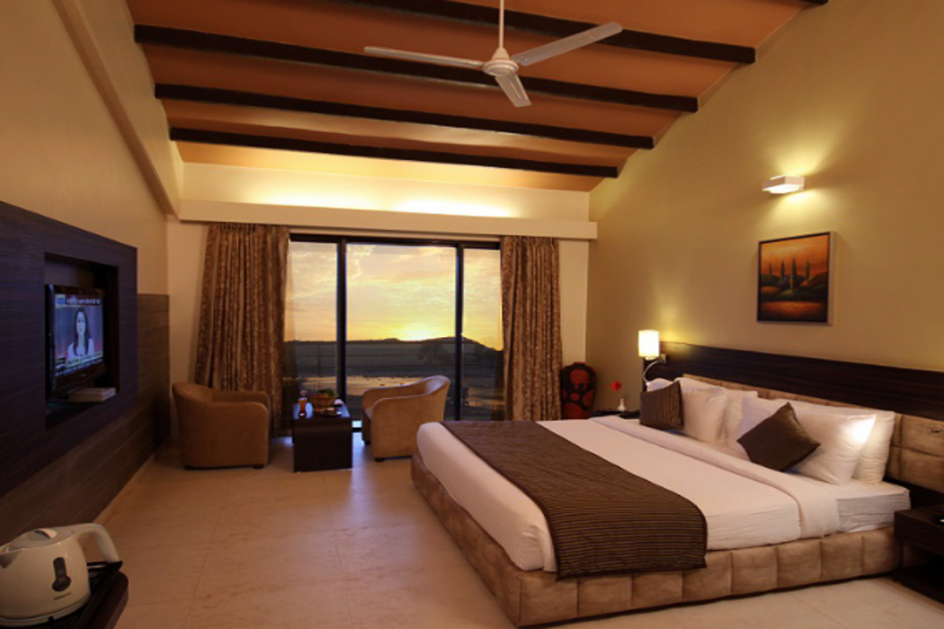 Aakar Lords Inn Saputara 11/40