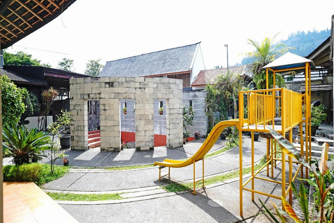 Saung Balibu Hotel 42/68