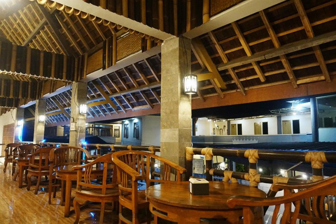 Saung Balibu Hotel 40/68