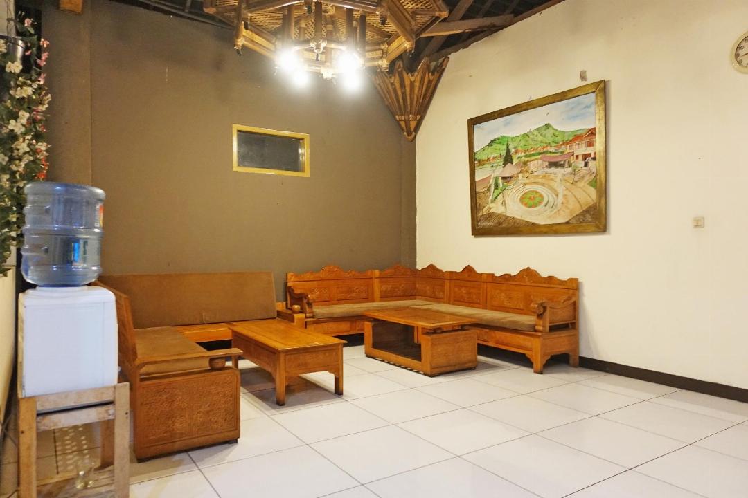 Saung Balibu Hotel 14/68