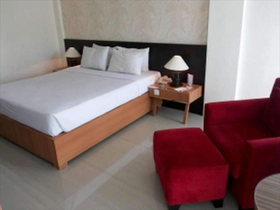 Crown Hotel Tasikmalaya 10/54