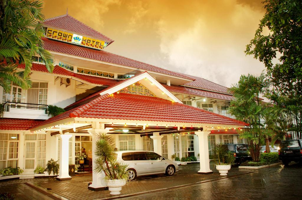 Crown Hotel Tasikmalaya 1/54