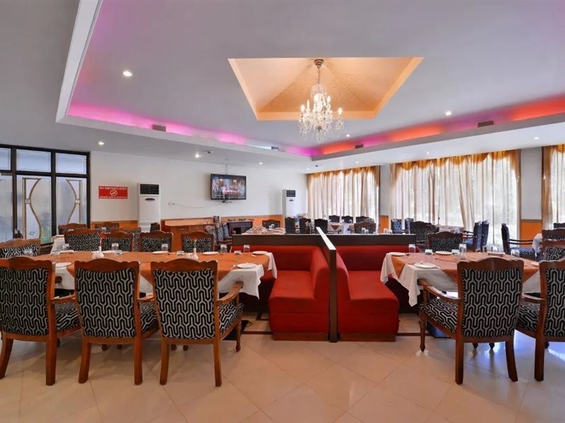 Hotel Chandigarh Beckons 4/10