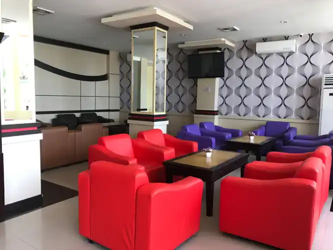 D Blitz Hotel Kendari 3/28