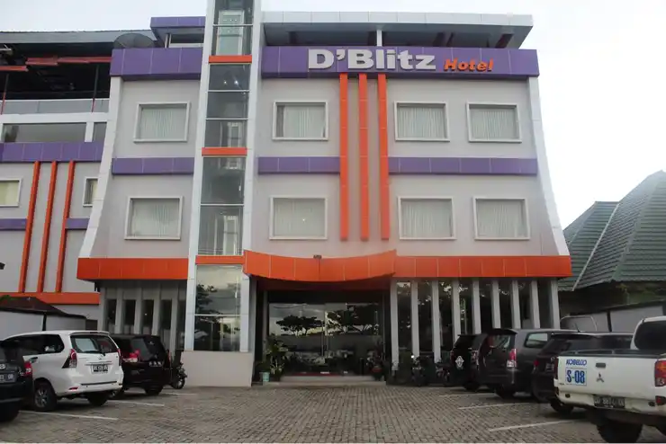 D Blitz Hotel Kendari 1/28