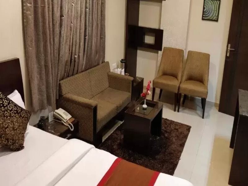 Hotel Apna Avenue 11/20
