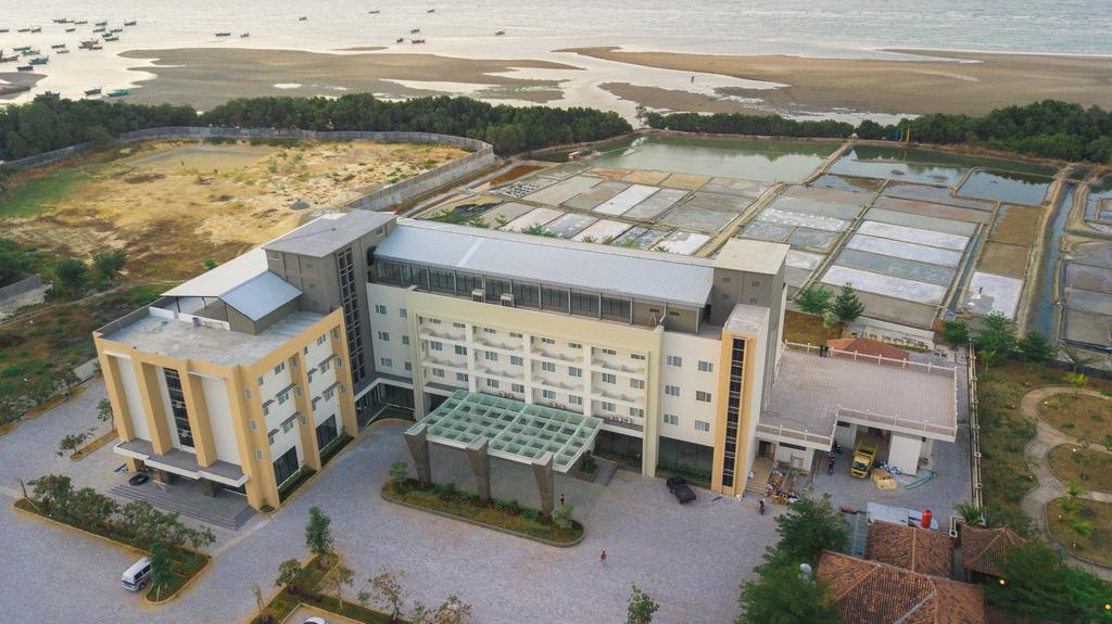 Pollos Hotel & Gallery Rembang 1/37