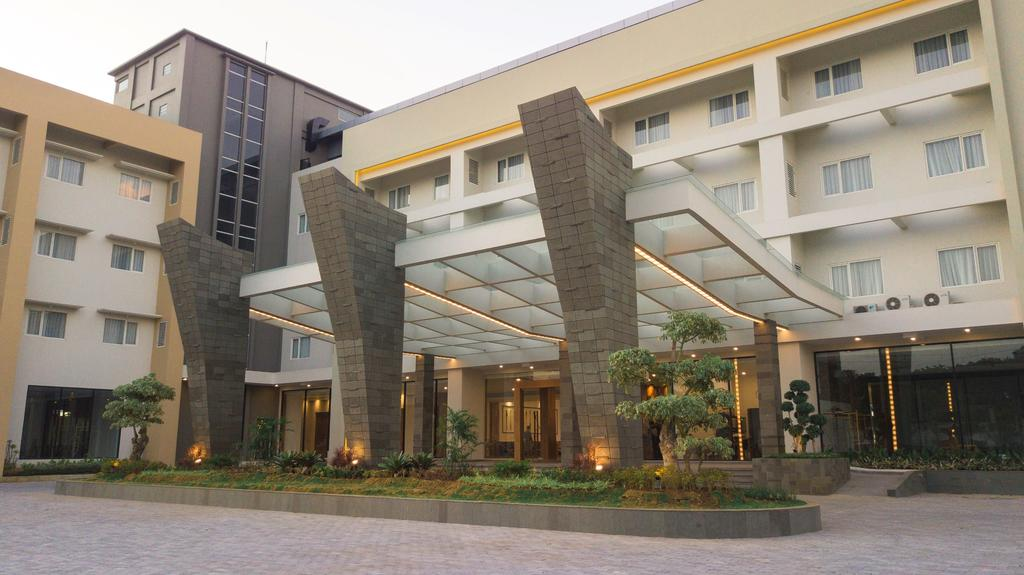 Pollos Hotel & Gallery Rembang 2/37