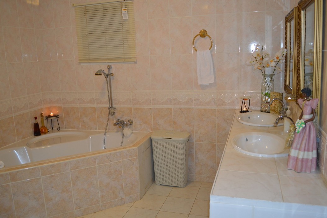 Adonai Hotel Boutique Bed And Breakfast 49/93