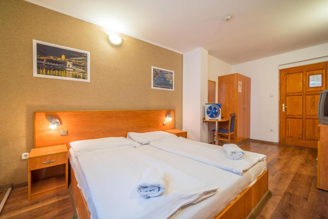 Easy Star Hotel 10/51