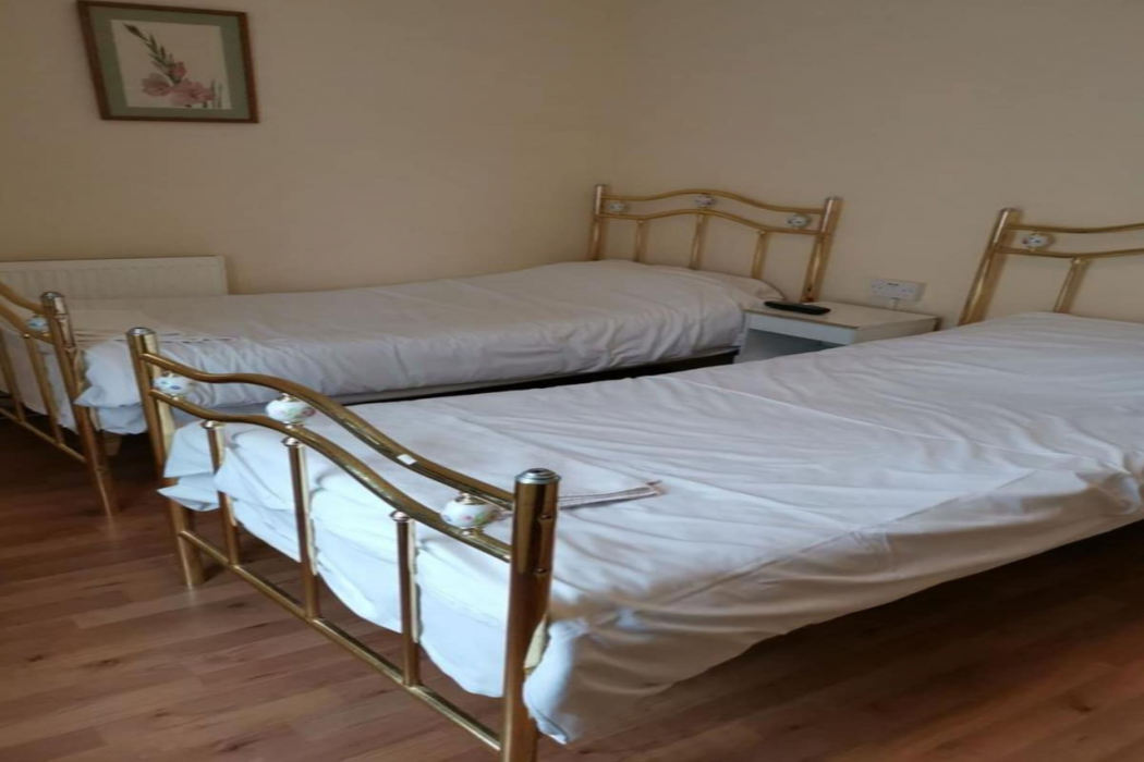 OYO Swan Inn, Heathrow Airport 7/31