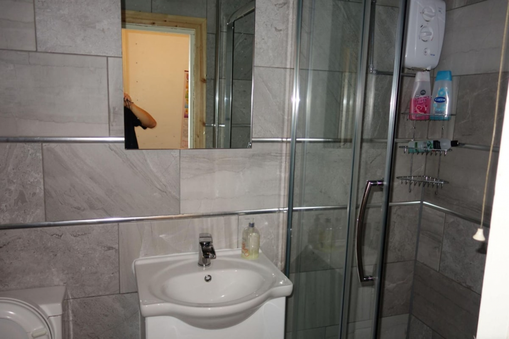 OYO Swan Inn, Heathrow Airport 17/31