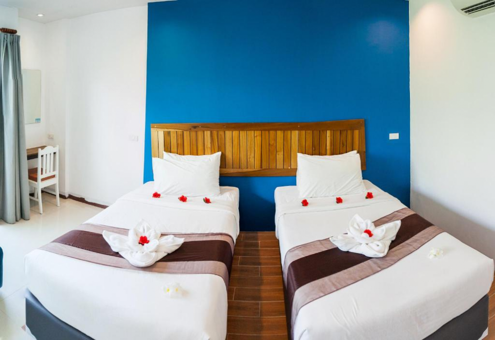 Rattana Pura Beach Resort 10/54