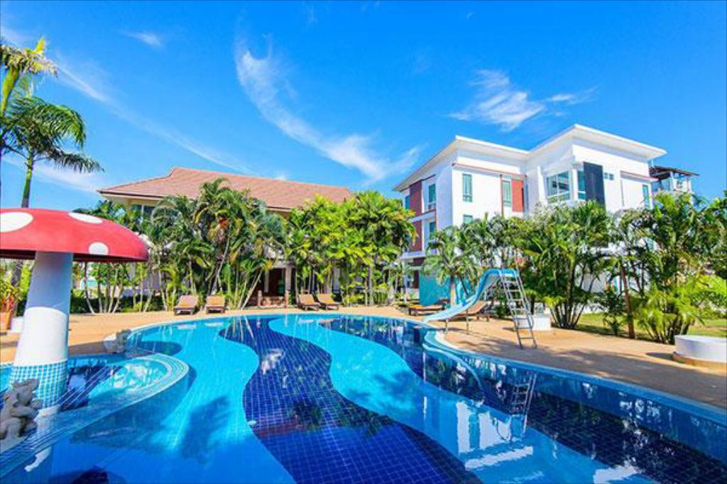 Rattana Pura Beach Resort 17/54