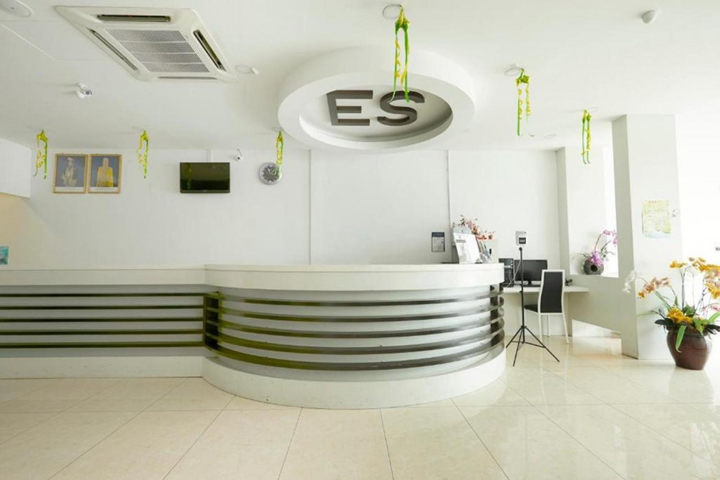 East Sun Hotel by ZUZU 8/91