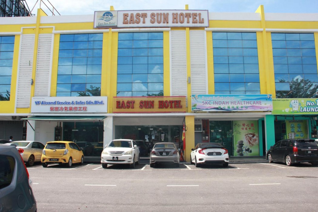 East Sun Hotel by ZUZU 6/91