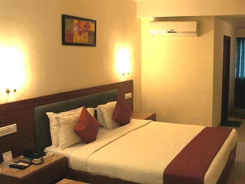 Hotel Raj Towers 8/11