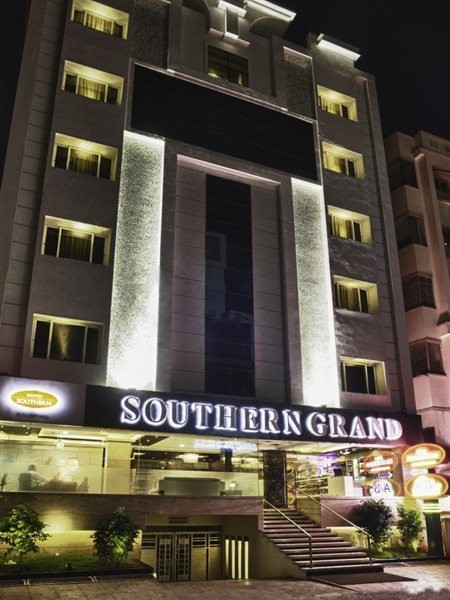 Hotel Southern Grand 23/53