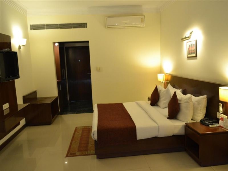 Hotel Sobti Continental 16/29
