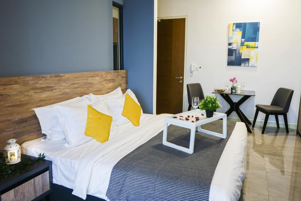 IMPERIO RESIDENCE SEAFRONT BY PERFECT HOST 12/43