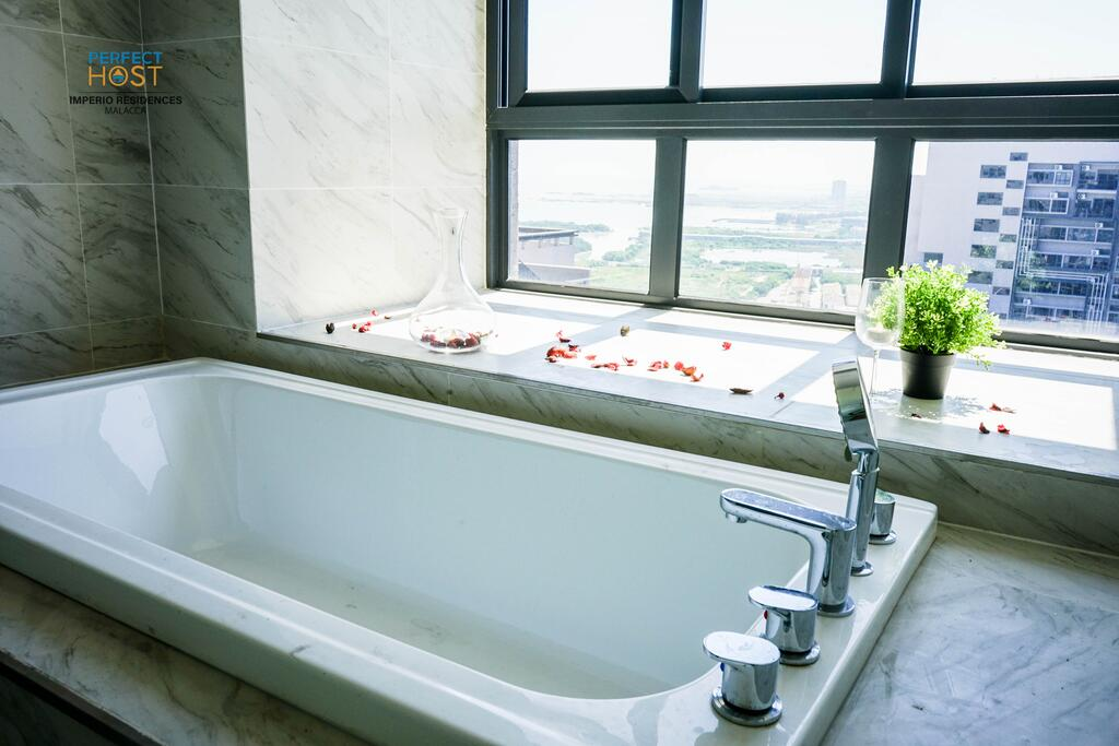 IMPERIO RESIDENCE SEAFRONT BY PERFECT HOST 14/43