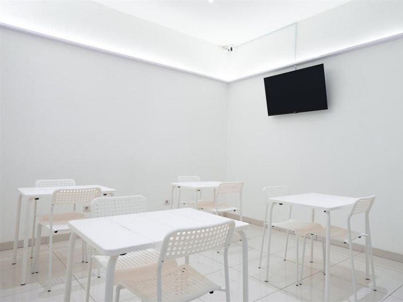 Bobobox Pods Alun Alun 14/43