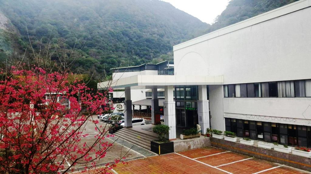 Taroko Tienhsiang Youth Activity Center 1/32