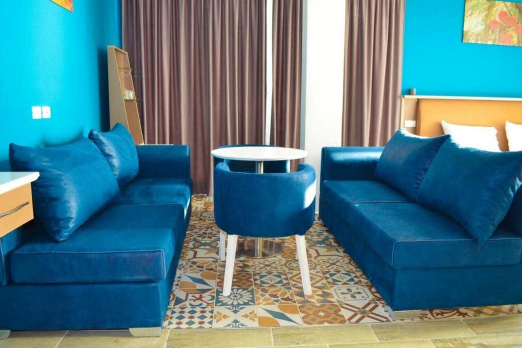 Hotel Monaco 18/19