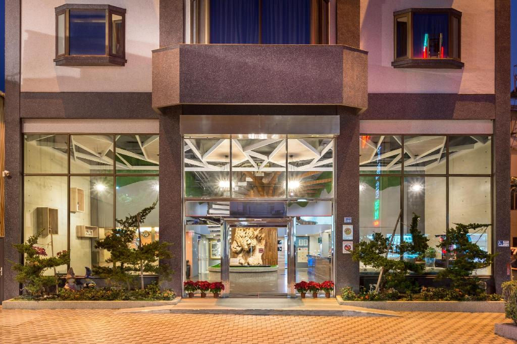 Yadi Hotel 1/53