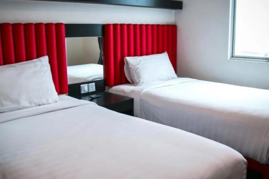 Hotel Regal Vista 8/48