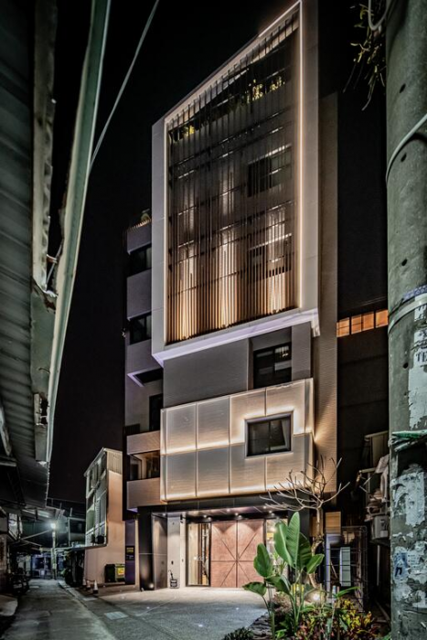 Oinn Hotel and Hostel 2/56