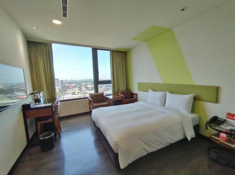 Hotel J 8/54