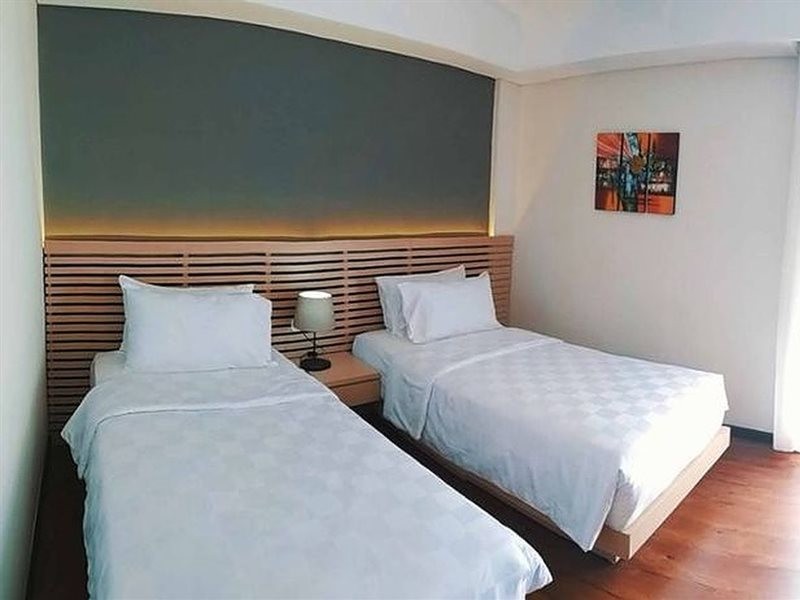 Grand Metro Hotel Puncak 30/55