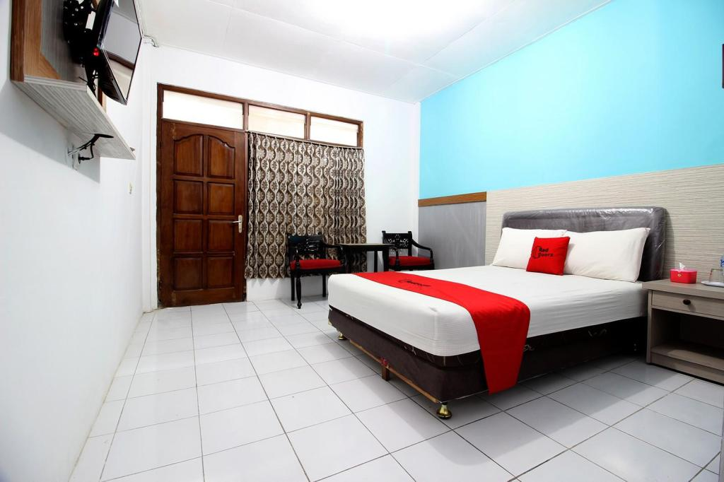 RedDoorz Plus Syariah near Lempuyangan Station 3 4/16